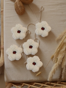 GARLAND  DAISIES ECRU